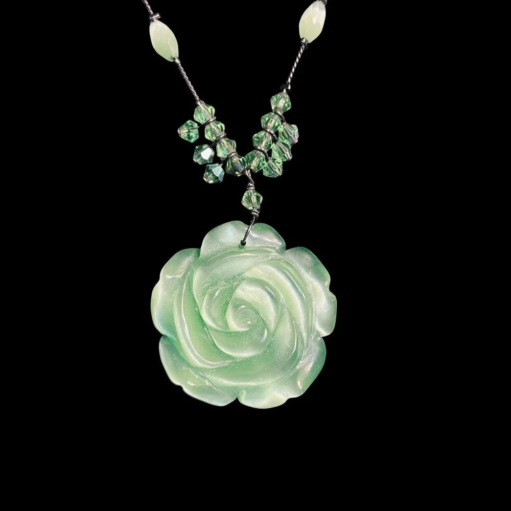 Dabby Reid Green Rose Pendant Necklace Beaded Handmade Adjustable Nature Jewelry
